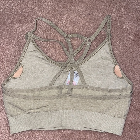 ❌SOLD❌Gymshark Adapt Marl Seamless Sports Bra-Beige - Picture 2 of 3